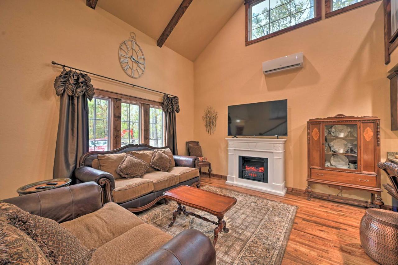 Tudor-Style Broken Bow Cottage With Hot Tub And Decks! Stephens Gap 外观 照片