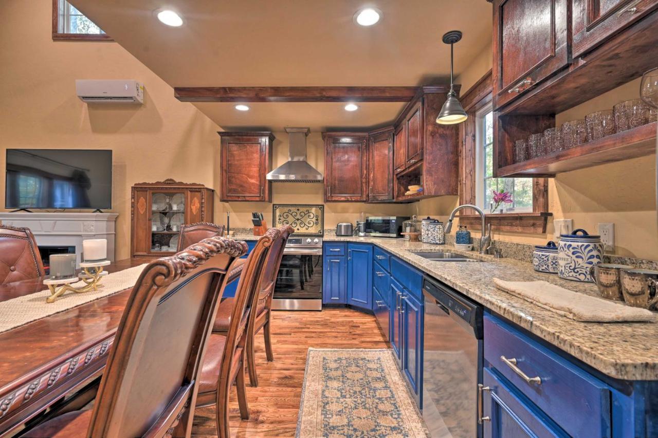 Tudor-Style Broken Bow Cottage With Hot Tub And Decks! Stephens Gap 外观 照片