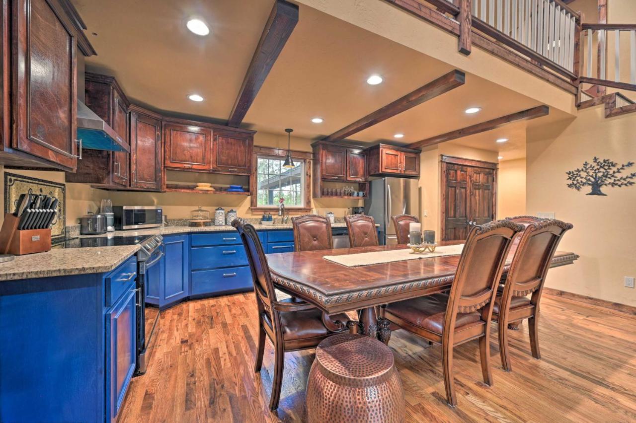 Tudor-Style Broken Bow Cottage With Hot Tub And Decks! Stephens Gap 外观 照片