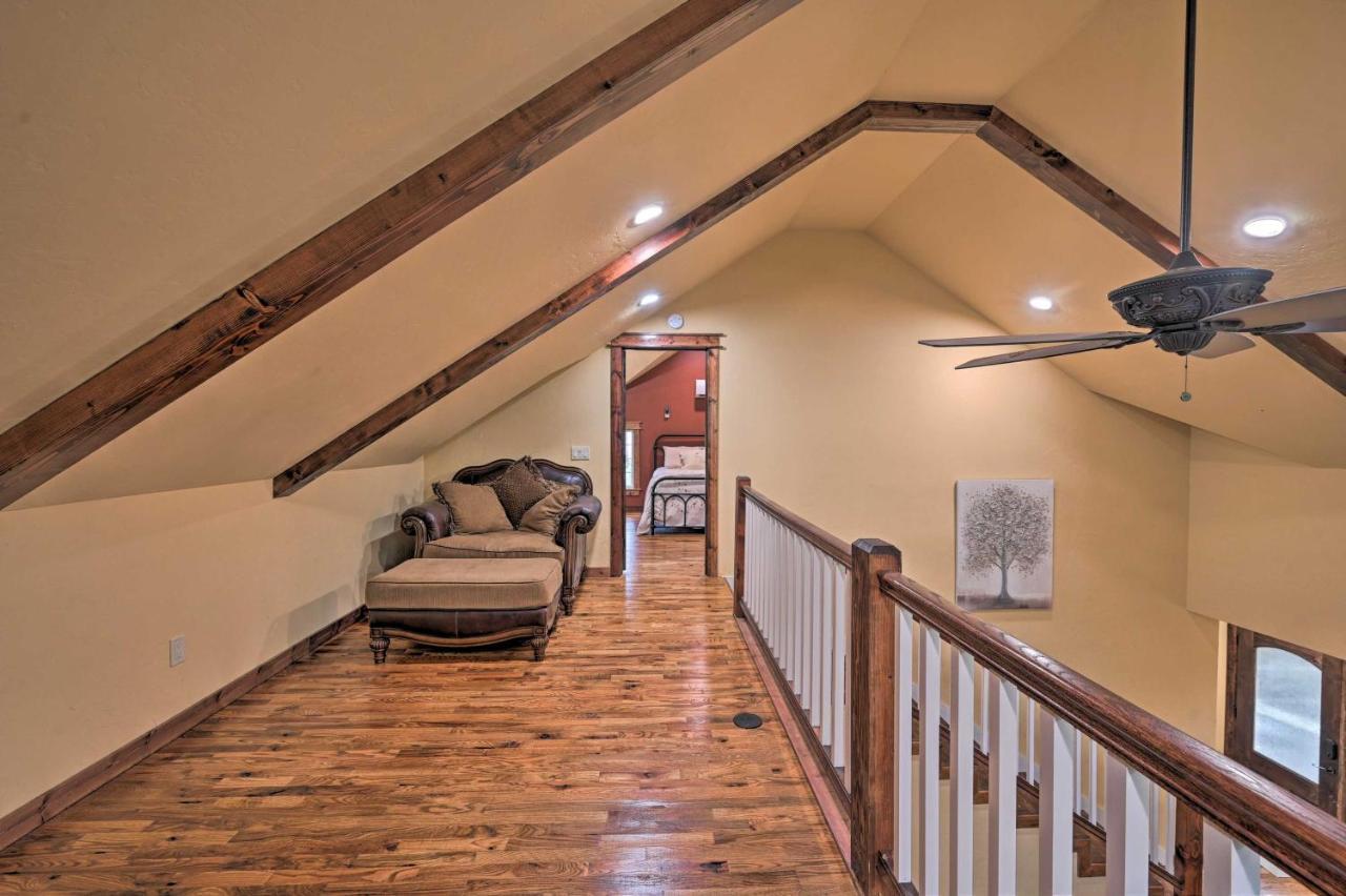 Tudor-Style Broken Bow Cottage With Hot Tub And Decks! Stephens Gap 外观 照片