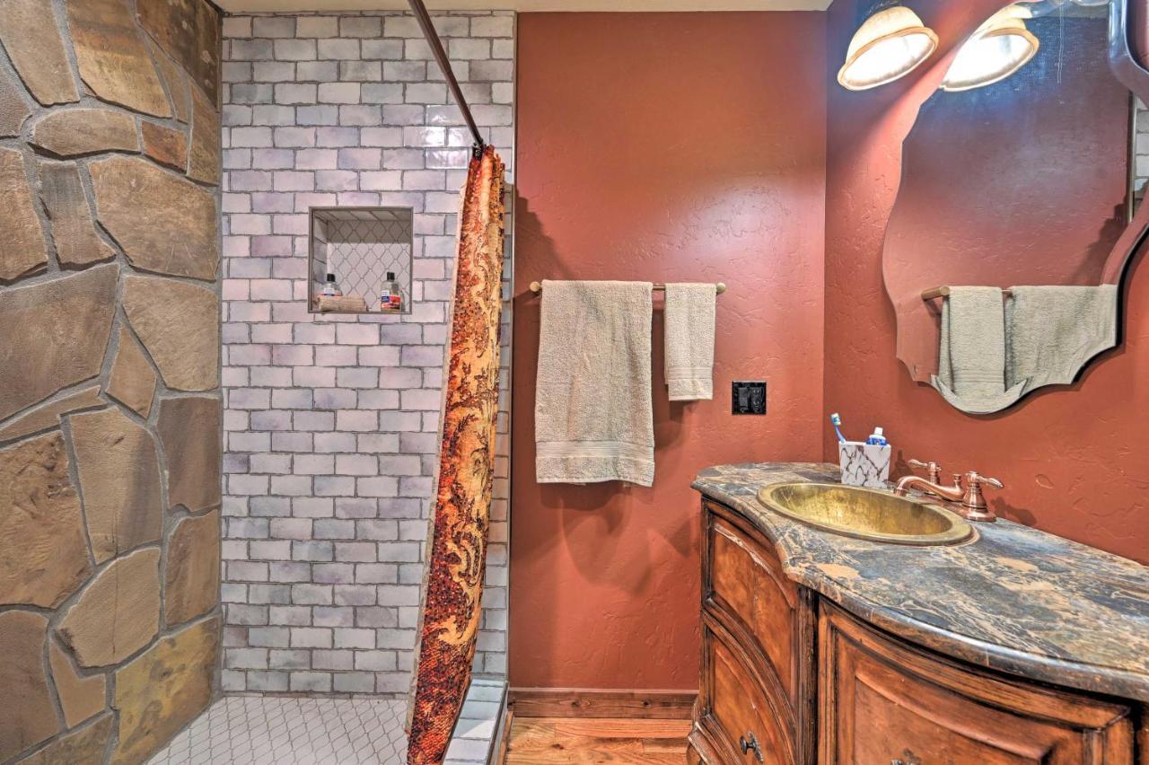 Tudor-Style Broken Bow Cottage With Hot Tub And Decks! Stephens Gap 外观 照片